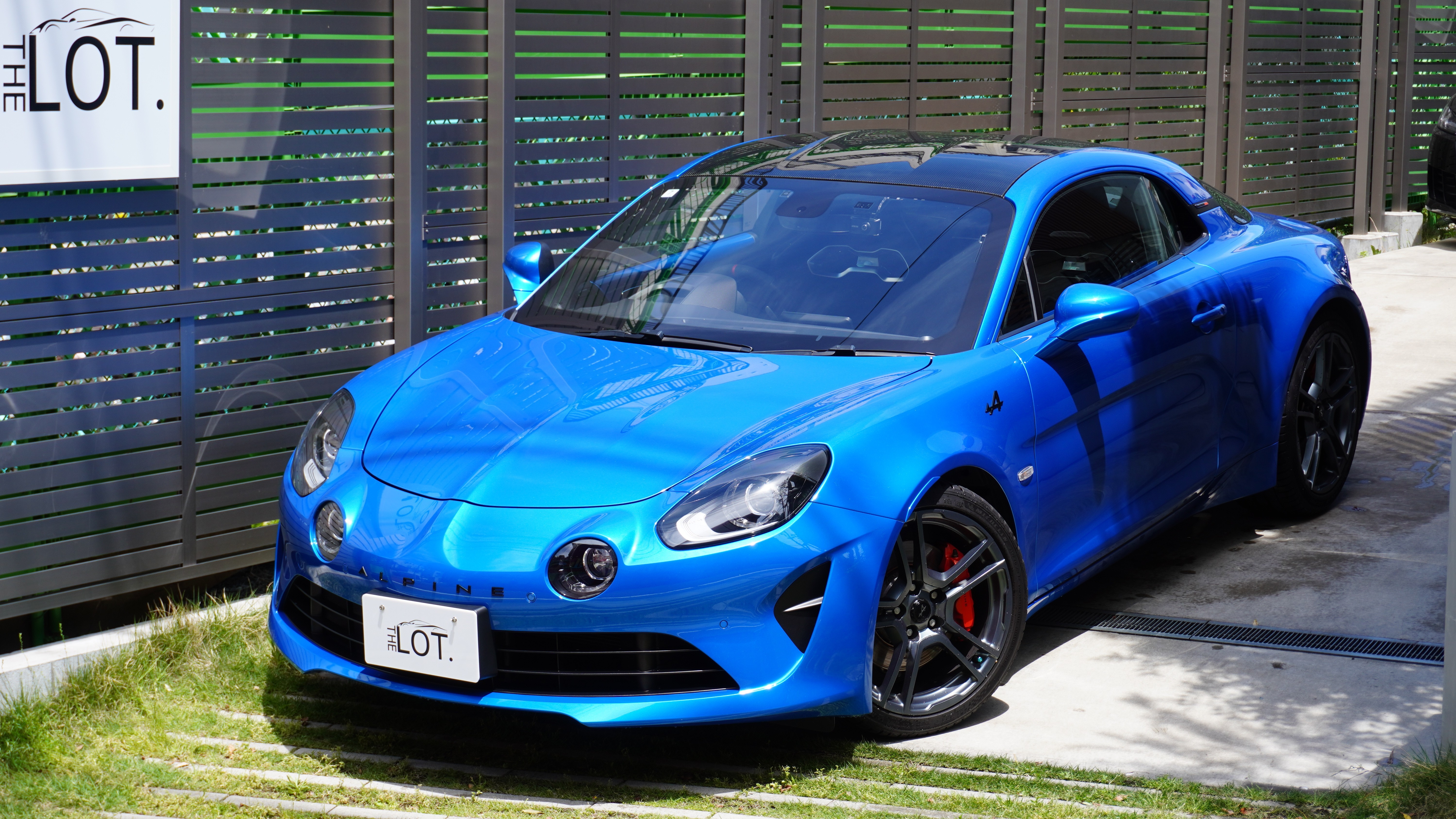 Alpine A110 ご納車