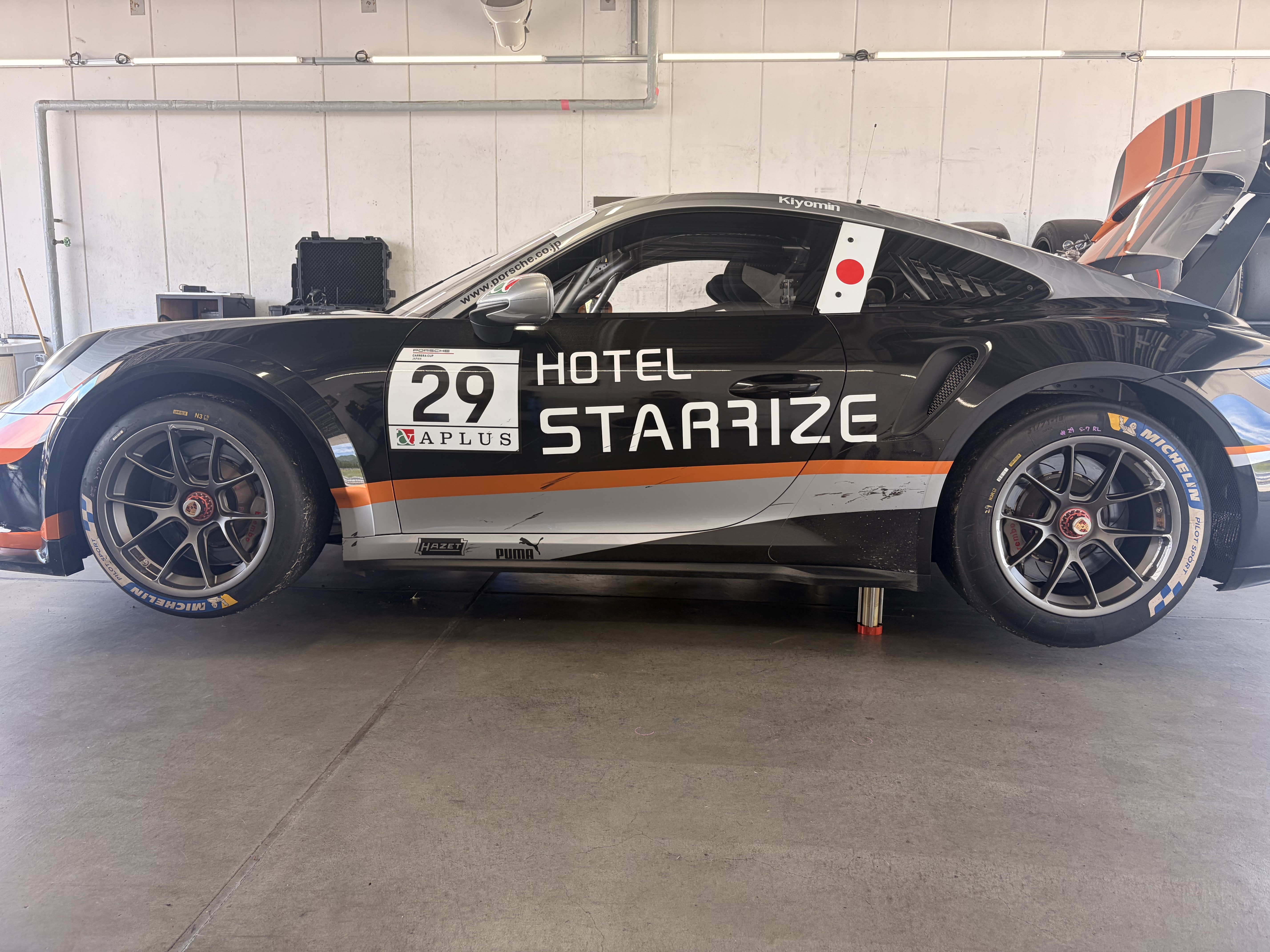 STAR RIZE Racing Porsche 911 GT3 Cup